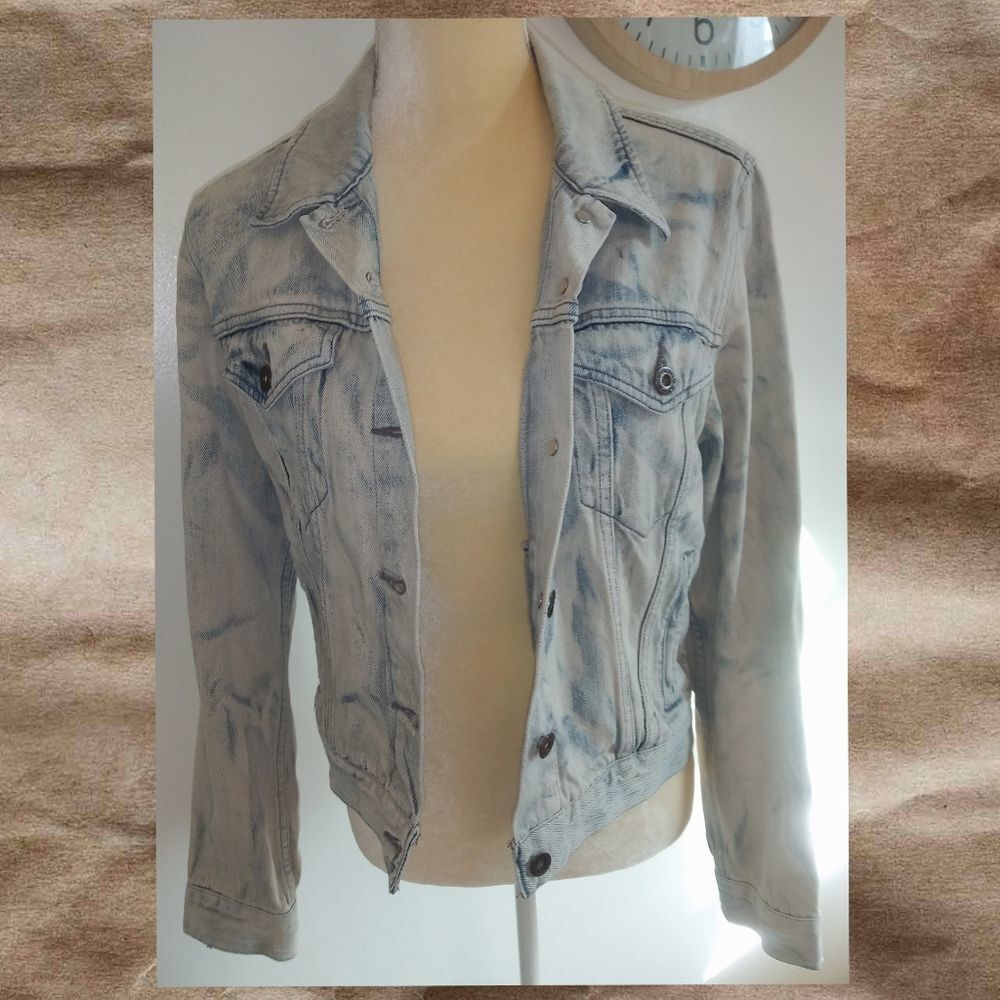 TR Levi's Positively Superior Acid Wash - EUC - Picture 5 of 7